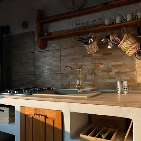 Robinson House Ruza بيت ضيافة Neviđane